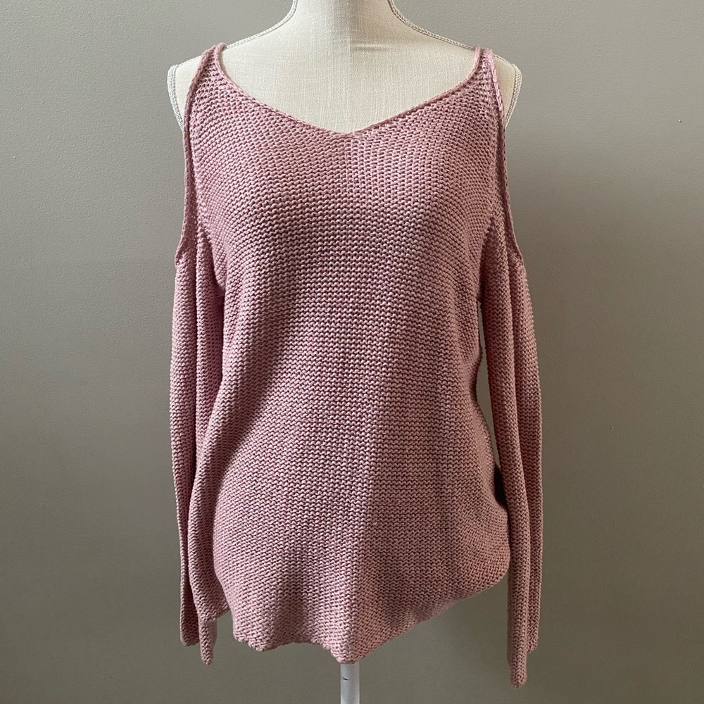 Cold shoulder tunic light weight sweater